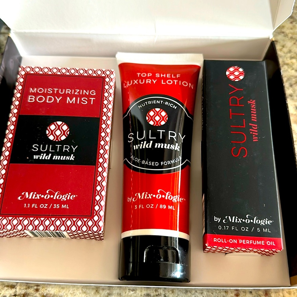 Mixologie wild musk gift set NIB